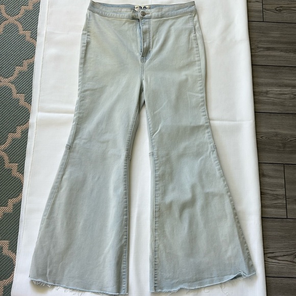 We The People Super Flare Jeans size 30 - Picture 2 of 9